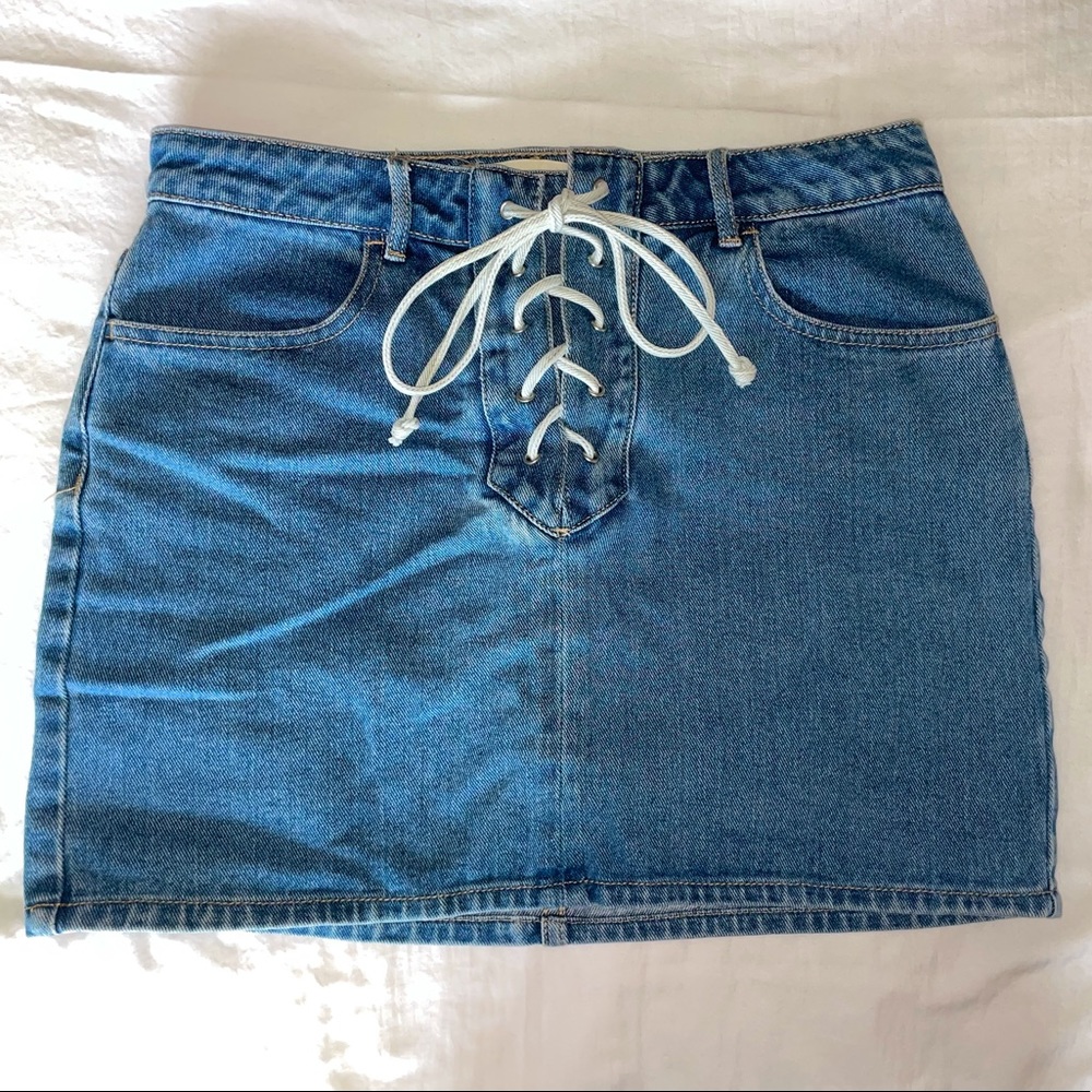 Women’s Pacsun Lace-Up Denim Skirt. Size 26.